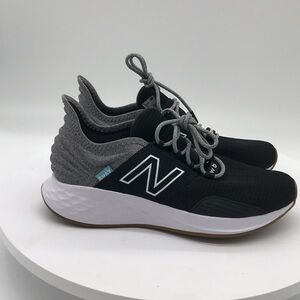 New Balance womens   Sneakers  size 9 US